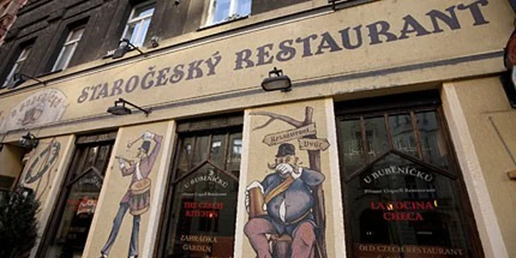 2kg pečená kachna pro čtyři jedlíky ve staročeské restauraci v centru Prahy