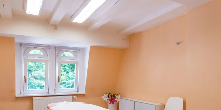 Relaxačné balíčky zahŕňajú tri procedúry – masáž, parafínový zábal a inhaláciu.