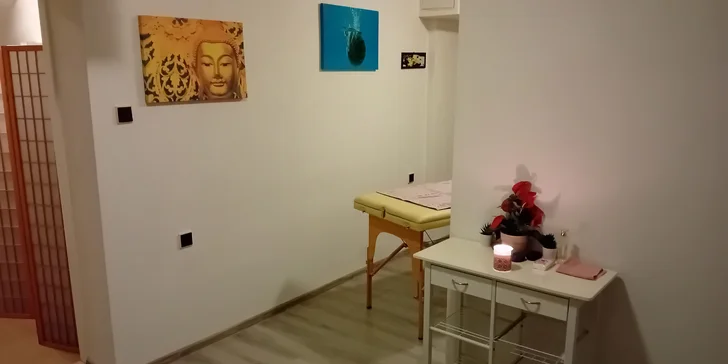 Masáž za pomoci masážní svíčky je mnohem intenzivnějším zážitkem než masáž klasickým olejem.
