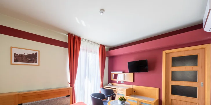 Samozřejmostí je TV, Wi-Fi, trezor a minibar.