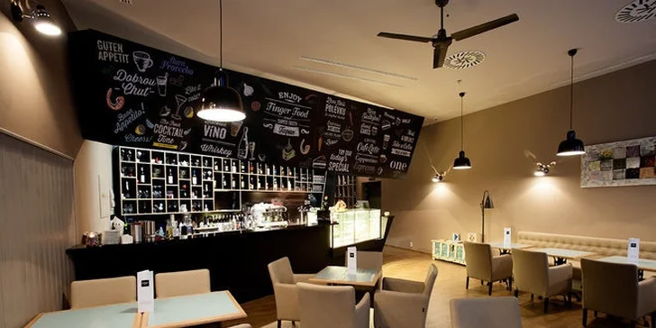 Bohaté burger menu v srdci Karlína včetně domácích hranolků a tatarky