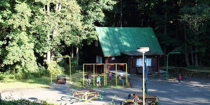 2 až 5 nocí v beskydské chatě Koksař nebo samostatných chatách na úpatí Radhoště. Dovolená v přírodě pro páry, rodiny i partu přátel.