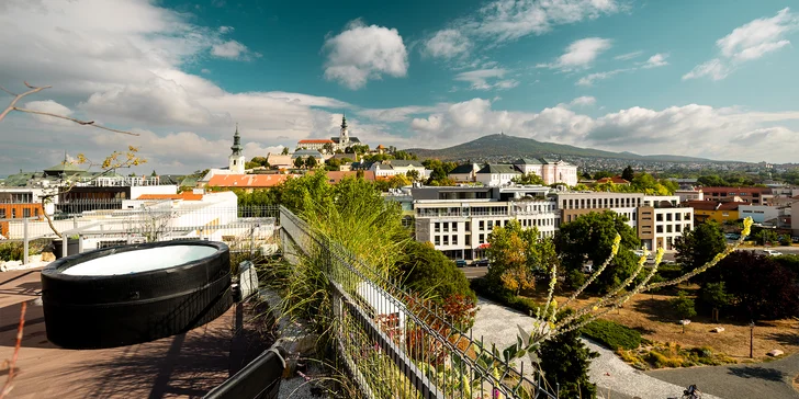 Luxusný apartmán s panoramatickým výhľadom, veľkou terasou a vírivkou