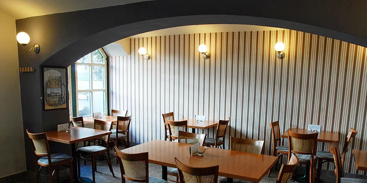 2 skvělé burgery s hranolky v Bistru na osmičce