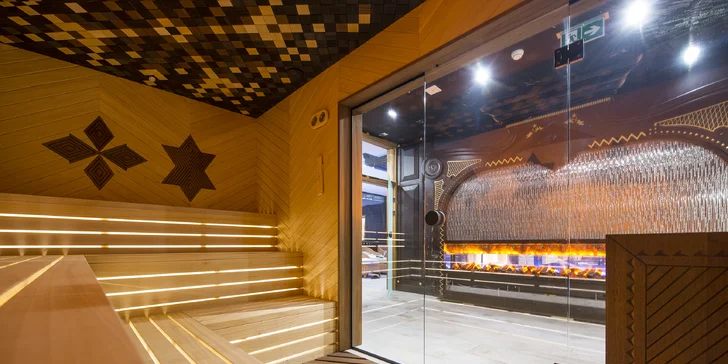 Ve wellness je finská a parní sauna, vířivka a bazén. 