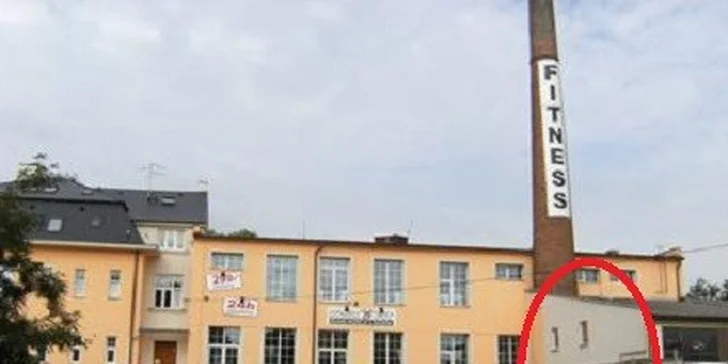 Masáž zad se zábalem a závěrečnou masáží s lávovými kameny