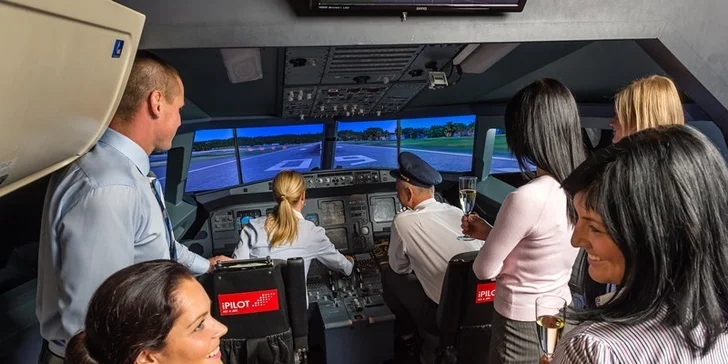 Připoutejte se, zábava začíná: 60 nebo 90 minut na leteckém simulátoru pro rodinu