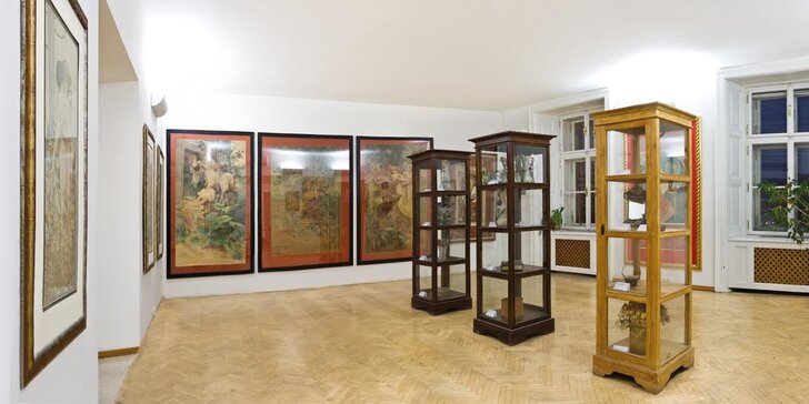 Dvě vstupenky na výstavu Alfonse Muchy