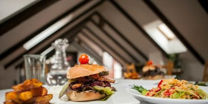 Veganská hostina o 5 chodech pro dva v LoVeg