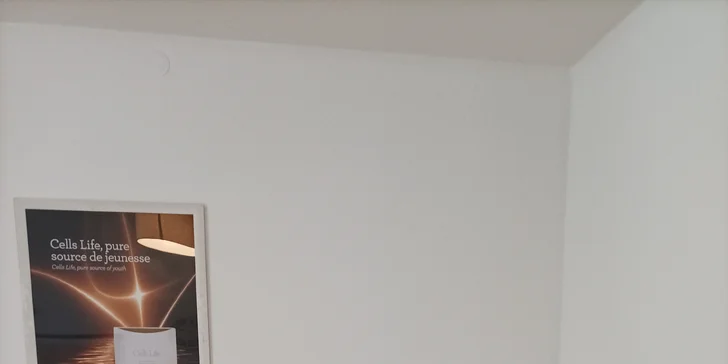 Čeká vás i masáž nohou, chodidel a masáž hlavy se stimulačním a výživným vlasovým sérem.