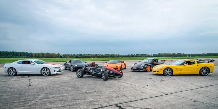 Luxusní jízda sporťákem na letišti Líně
