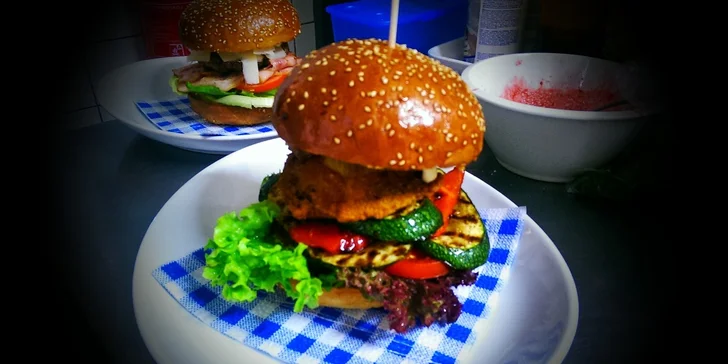 Šťavnatý burger dle výběru v restauraci BolletA
