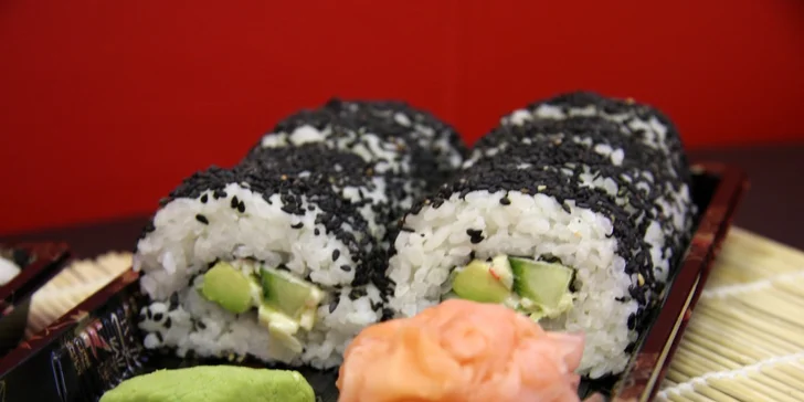 24 či 50 ks sushi s sebou ze Smart Sushi na Proseku