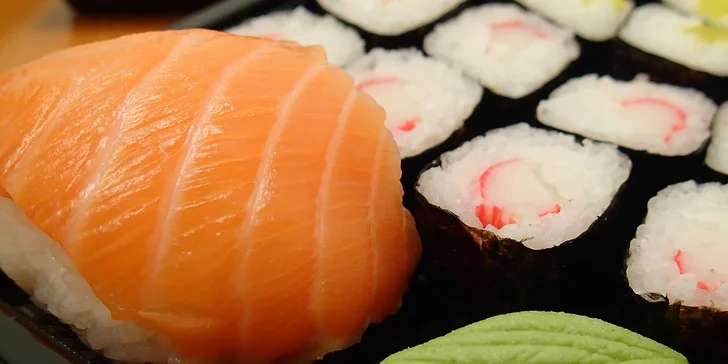 24 či 50 ks sushi s sebou ze Smart Sushi na Proseku