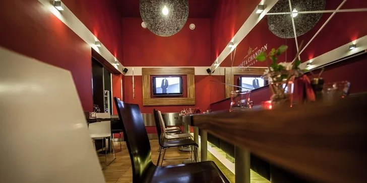 Dva libovolné burgery z restaurace Popular