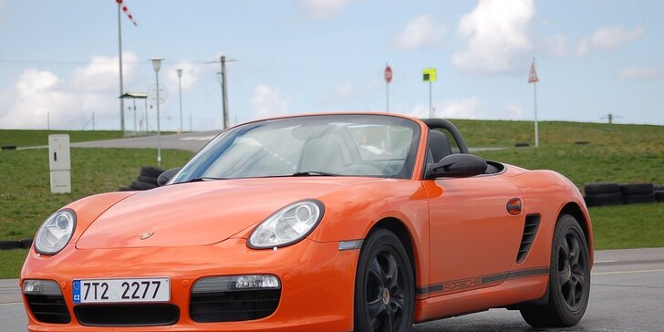 Adrenalinová jízda luxusním roadsterem Porsche