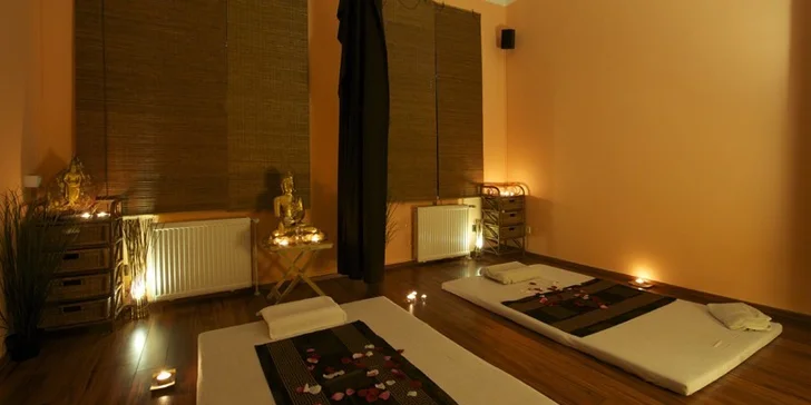Romantická párová masáž včetně aroma lázně a sklenky sektu