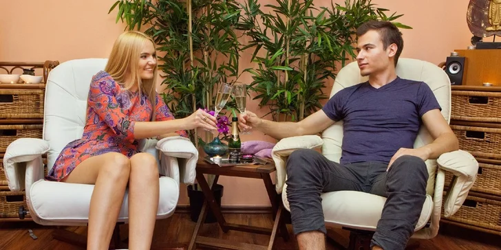 Romantika pro 2: masáž dle výběru, aroma lázeň a sklenka sektu