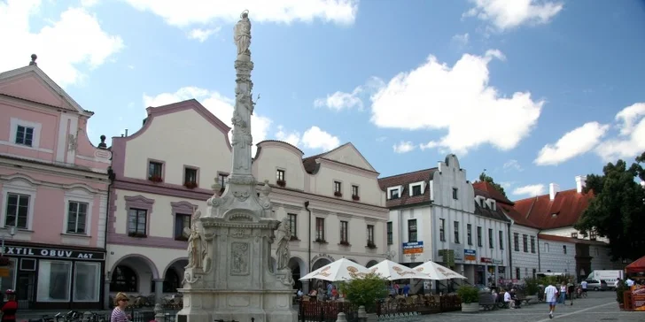 Relaxační pobyt v Třeboni pro DVA na 3 či 7 dní. Masáže, vstup do aquaparku, láhev vína a ubytování pro požitkáře, turisty i cyklisty v apartmánu Klaris.