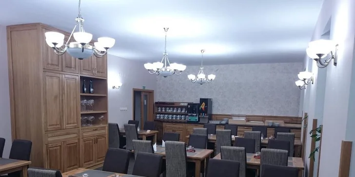 Romantická noc pro dva včetně 5chodové večeře