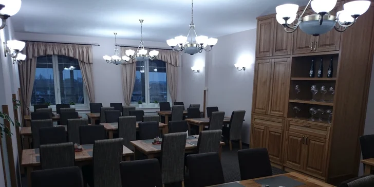 Romantická noc pro dva včetně 5chodové večeře