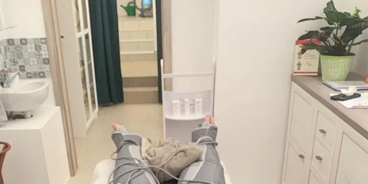 Tam vás čeká 30minutová přístrojová lymfodrenáž.