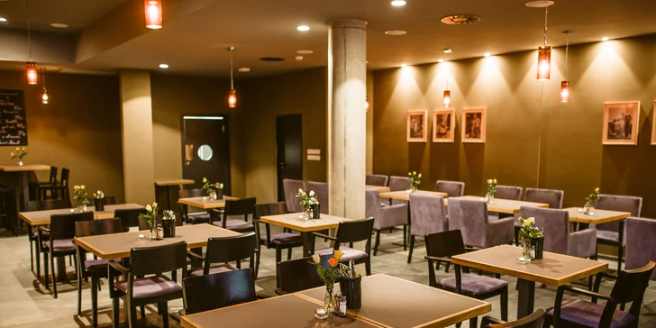 V prostorné restauraci si vychutnáte snídaně či rovnou polopenzi.