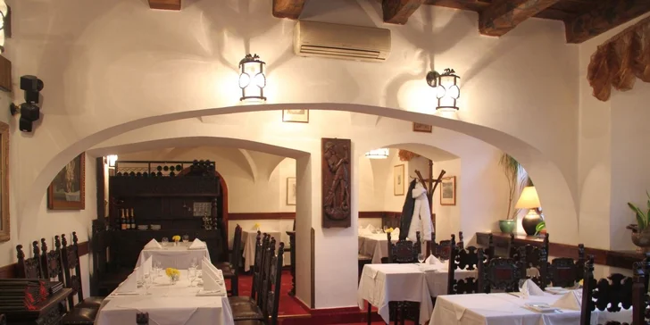 Bohaté svatomartinské menu pro dva U Tří Pštrosů