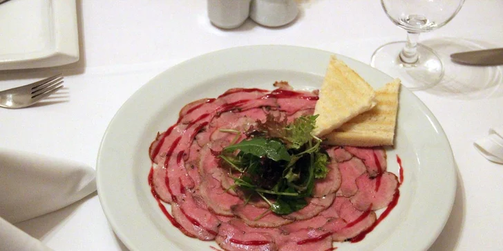 Bohaté svatomartinské menu pro dva U Tří Pštrosů