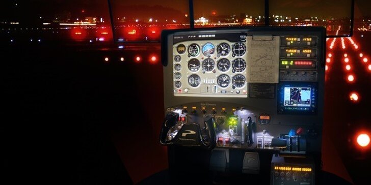 7 simulátorů během jedné návštěvy: Ovládněte letouny, ponorku i formuli