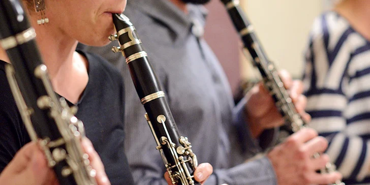 Lekce hudby (saxofon nebo kytara) na Hradčanské
