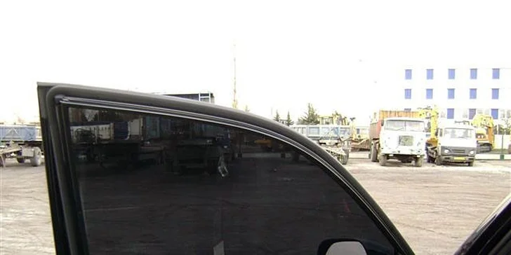 Tónování autoskel kvalitní fólií Llumar, Bruxafol atd.