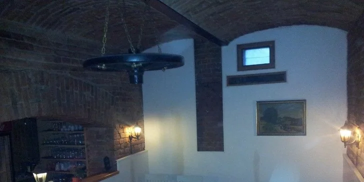 Dvě pravé italské pizzy v restauraci il Cavallo
