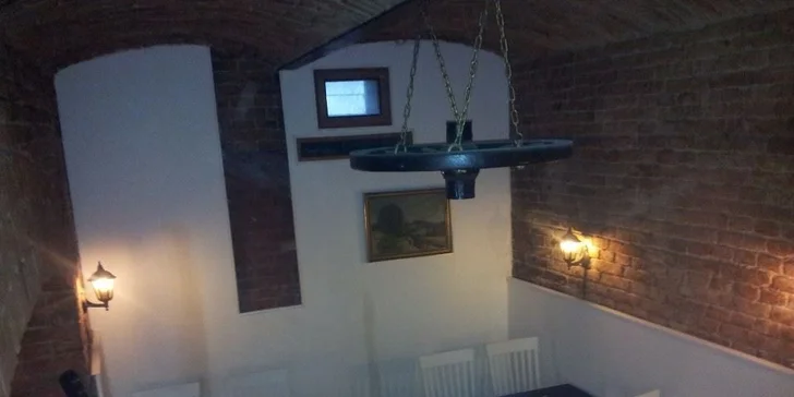 Dvě pravé italské pizzy v restauraci il Cavallo