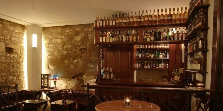 Ochutnávka skotských whisky během příjemného degustačního večera. Luxusní prostředí, špičkový výběr i zasvěcený komentář.