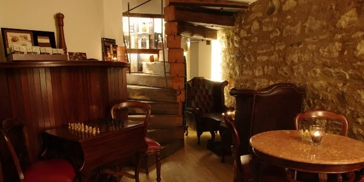 Ochutnávka skotských whisky během příjemného degustačního večera. Luxusní prostředí, špičkový výběr i zasvěcený komentář.