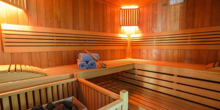 Ve wellness je kromě bazénu také sauna, parní lázeň a vířivka. Vše pro vás!
