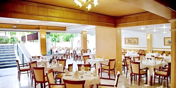 V hotelu Jo-An Beach vás čeká polopenze nebo bohaté all inclusive. 