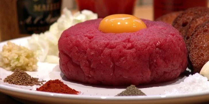 Tataráky z vyzrálého roštěnce v restauraci Knajpa