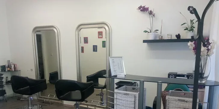 Mytí, profesionální střih, foukaná a styling - pro všechny délky vlasů