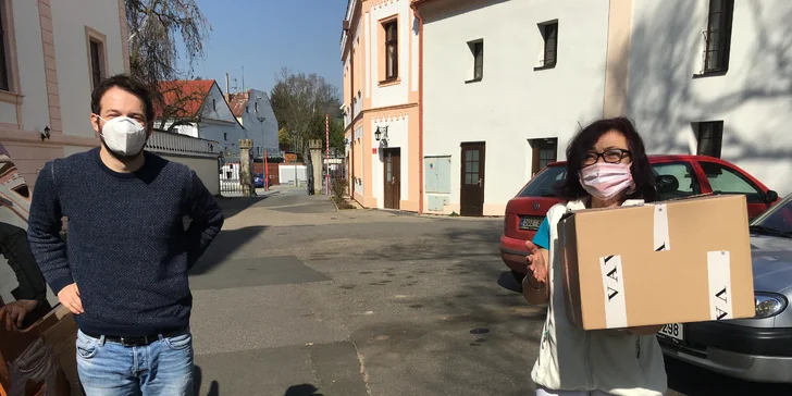 V prvním týdnu jsme do 34 domovů rozvezli 6300 roušek.