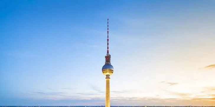 Silvestrovská megapárty v Berlíně s tour s průvodcem v ceně