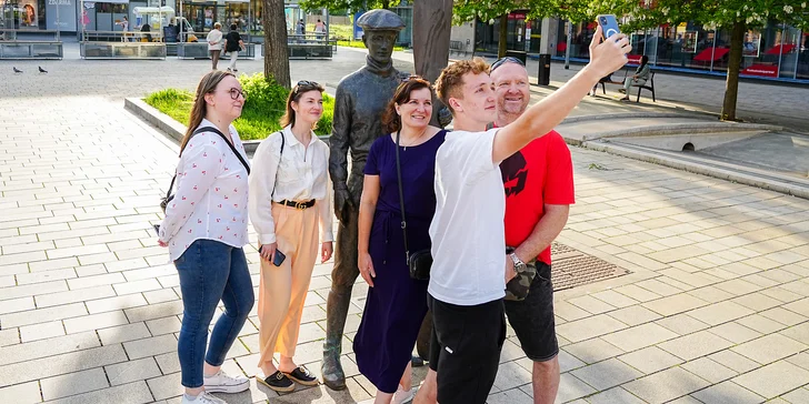 Hra probíhá venku a až v 5 hráčích. 