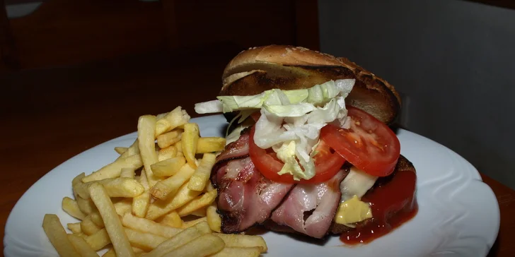 Dva poctivé Bacon Burgery a k tomu 4 nápoje z aktuální nabídky