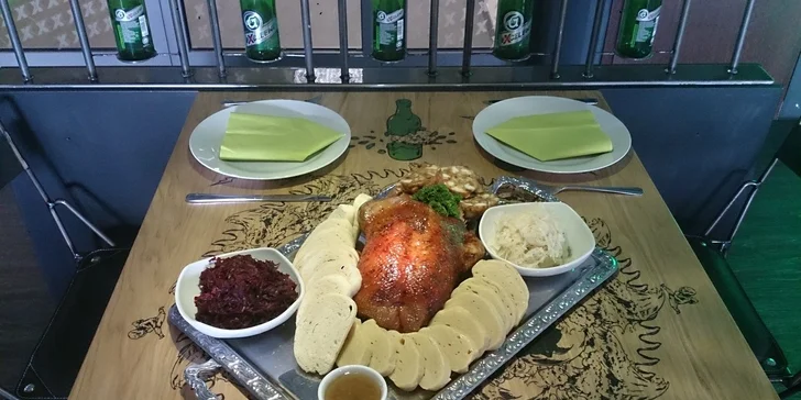 2,5 kg staročeské pečené kachny se zelím a knedlíky