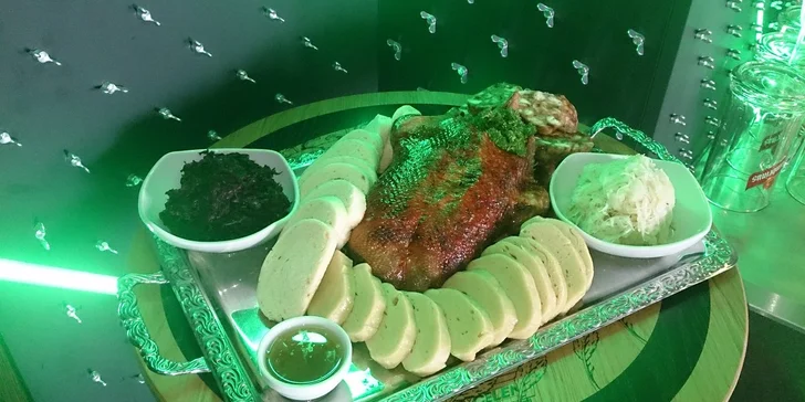 2,5 kg staročeské pečené kachny se zelím a knedlíky