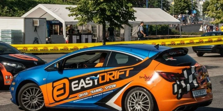 30 minut řidičem driftovací káry