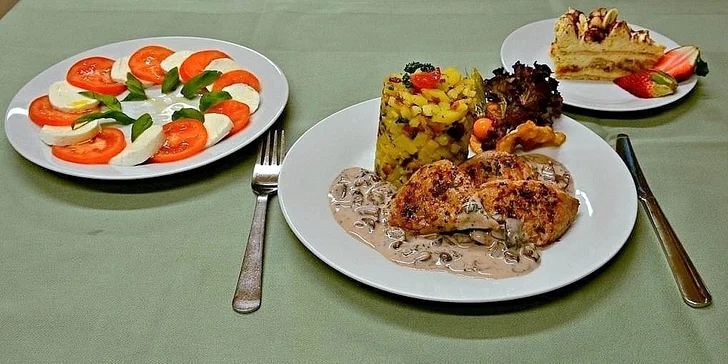Tříchodové menu pro dva v restauraci Pyramida