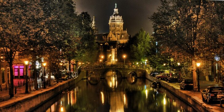 Prožijte Silvestr v Amsterdamu s romantikou na lodi i svitem červených luceren