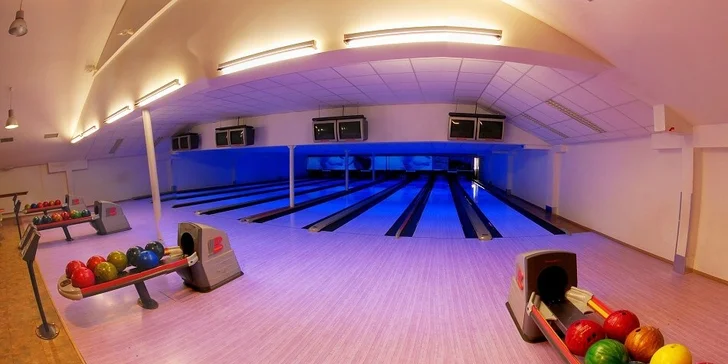 Zasportujte si: hodina minigolfu, bowlingu či badmintonu v S-centru Děčín